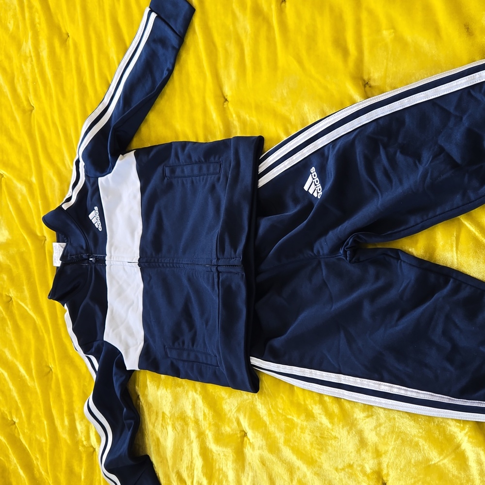 Adidas jogger set